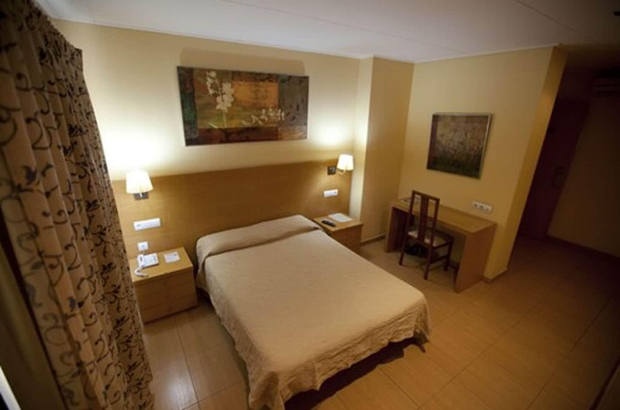 Hotel Ciutat De Sant Adria Sant Adrià de Besòs Esterno foto