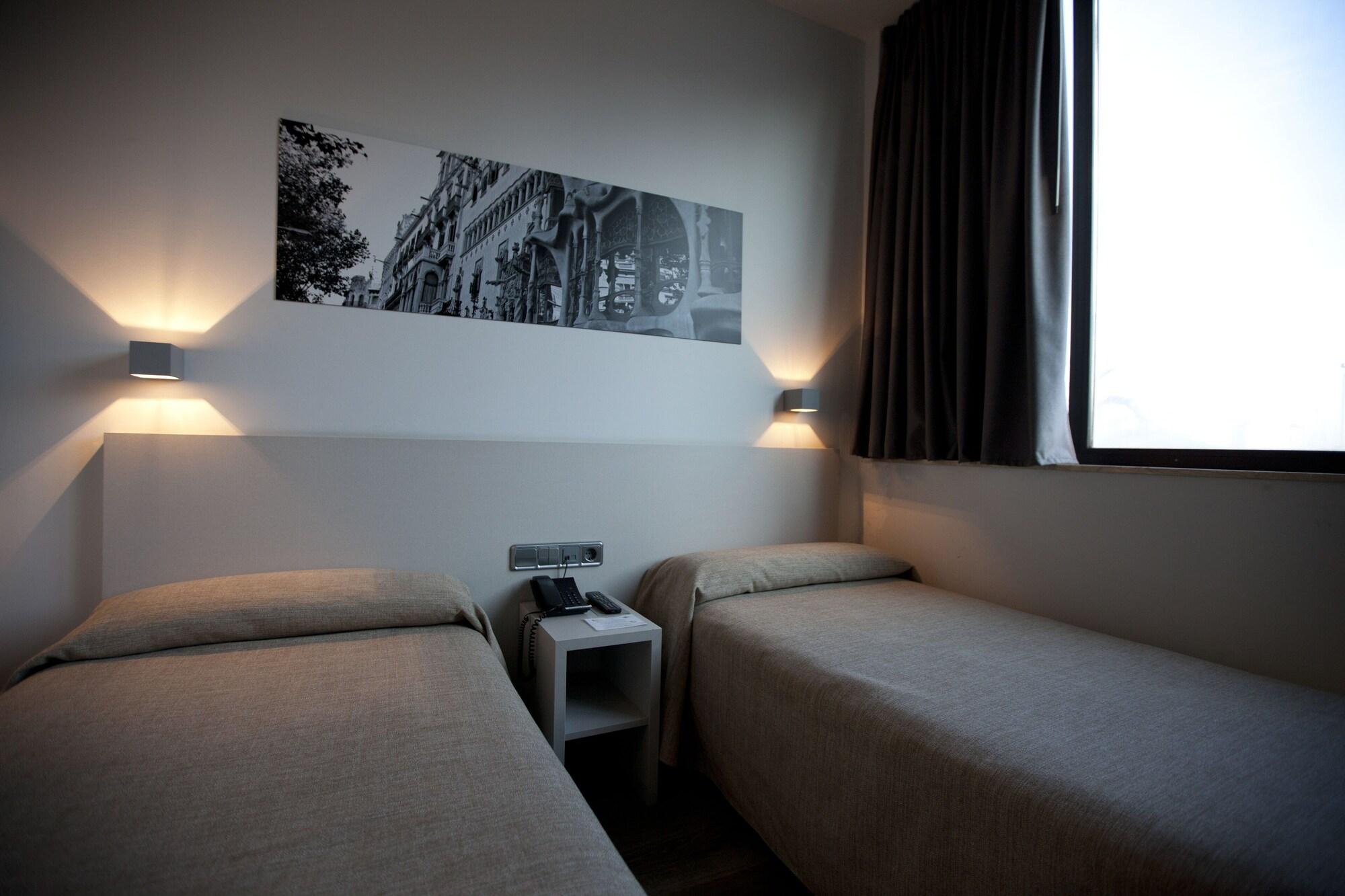 Hotel Ciutat De Sant Adria Sant Adrià de Besòs Esterno foto