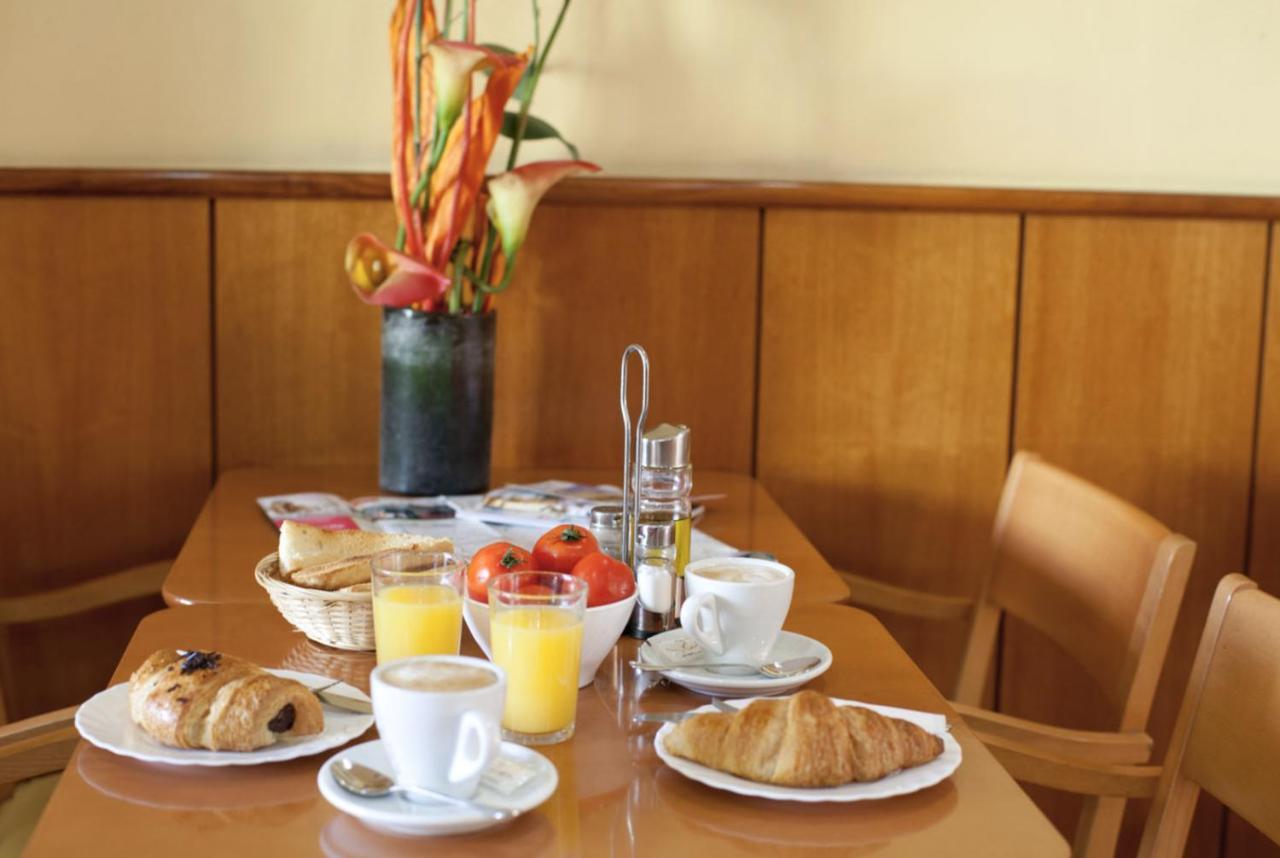 Hotel Ciutat De Sant Adria Sant Adrià de Besòs Esterno foto