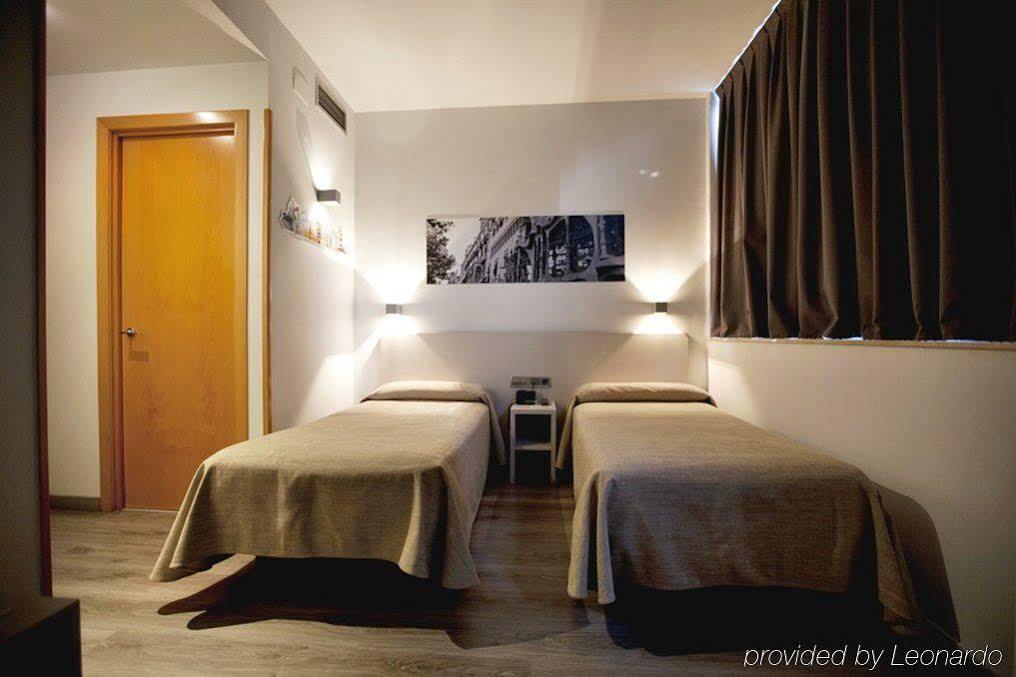 Hotel Ciutat De Sant Adria Sant Adrià de Besòs Esterno foto