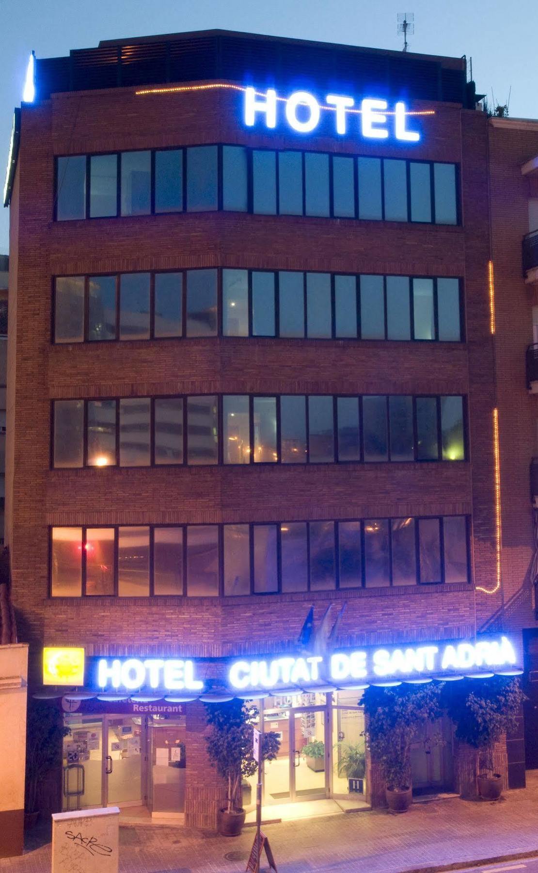 Hotel Ciutat De Sant Adria Sant Adrià de Besòs Esterno foto