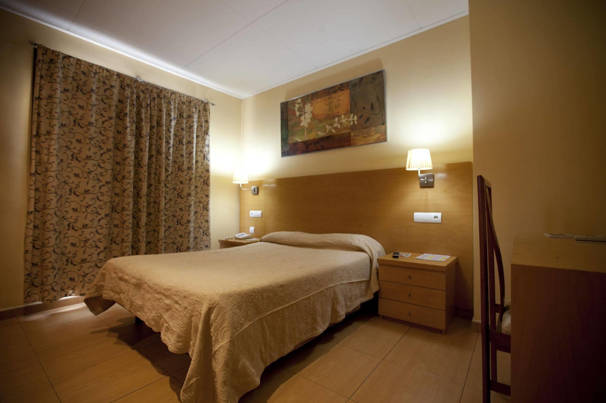 Hotel Ciutat De Sant Adria Sant Adrià de Besòs Esterno foto